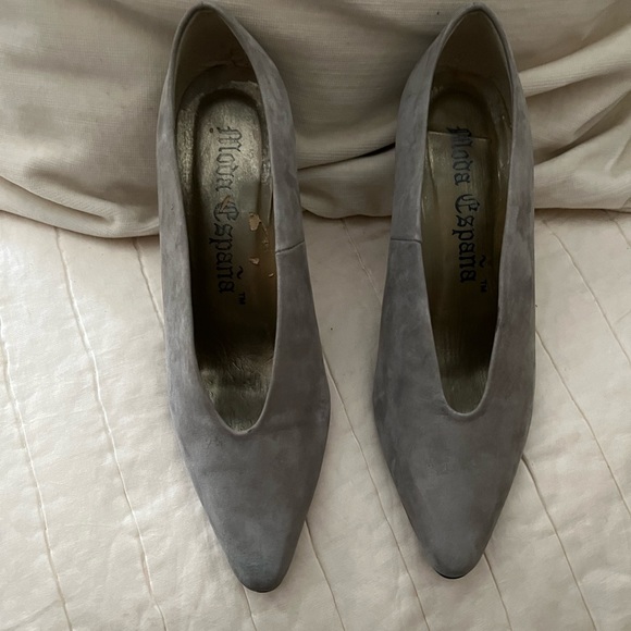 Gray suede pumps - Picture 1 of 2